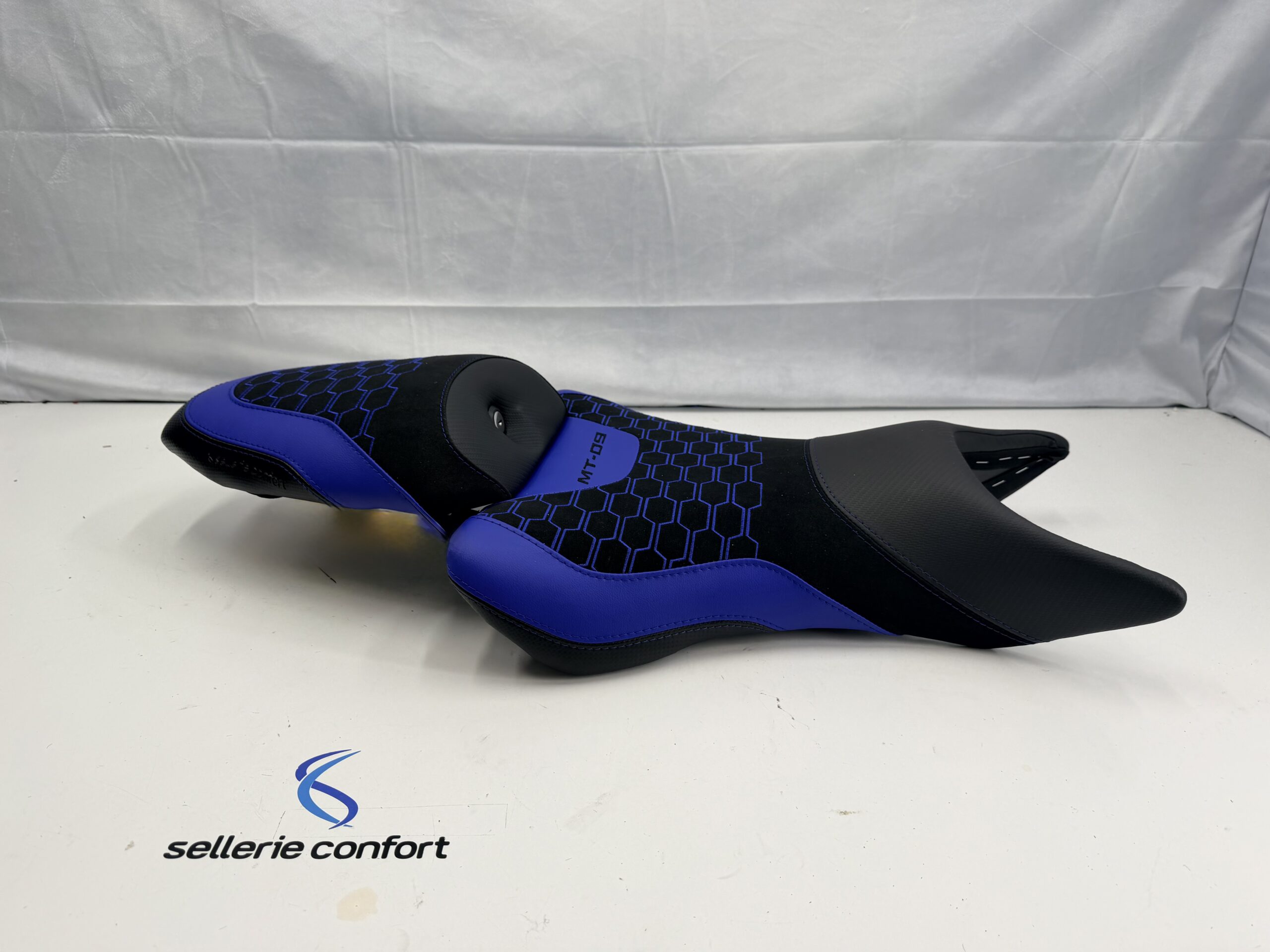 Selle confort moto YAMAHA Mt 09 2024 -nid d'abeille bleu
