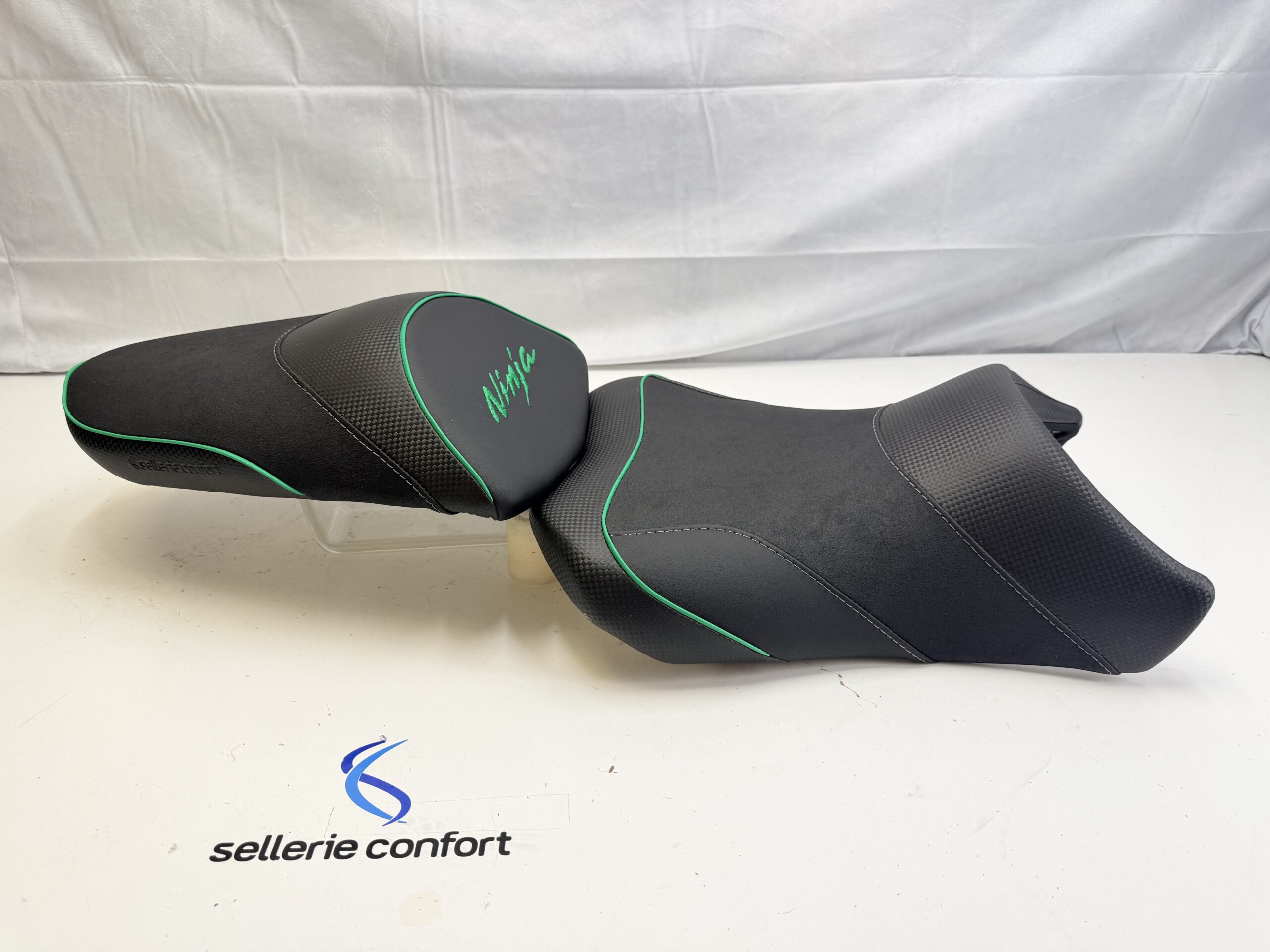 Selle confort kawasaki Ninja1000 -1100 SX rabaissé côté pilote - 2 cm avec gel 2 places