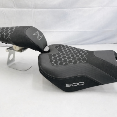 Selle confort moto KAWASAKI Z 900 - nid d'abeille argent