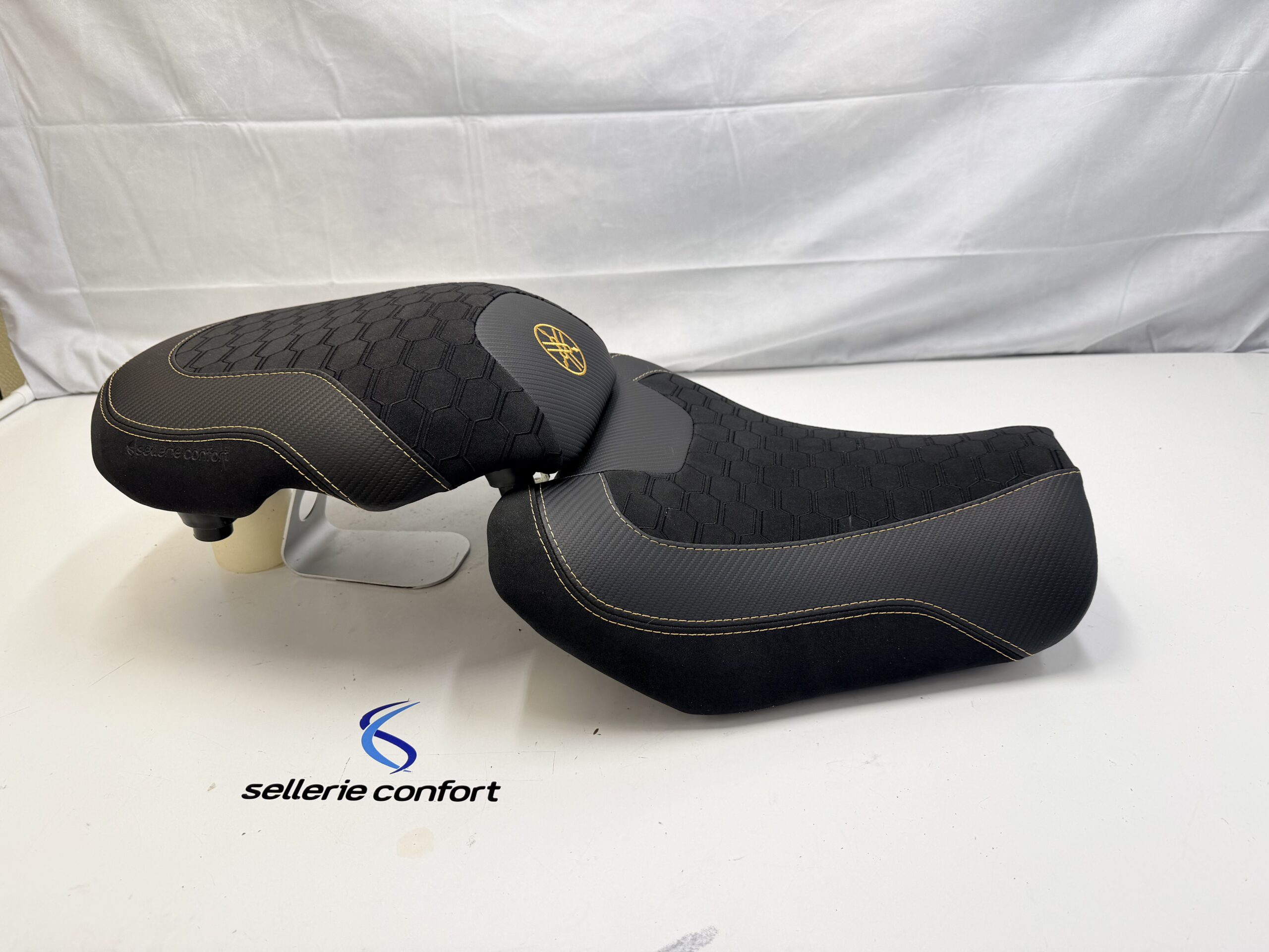 Selle confort Tracer 9 GT 2025 Nid d'abeille REF:9688