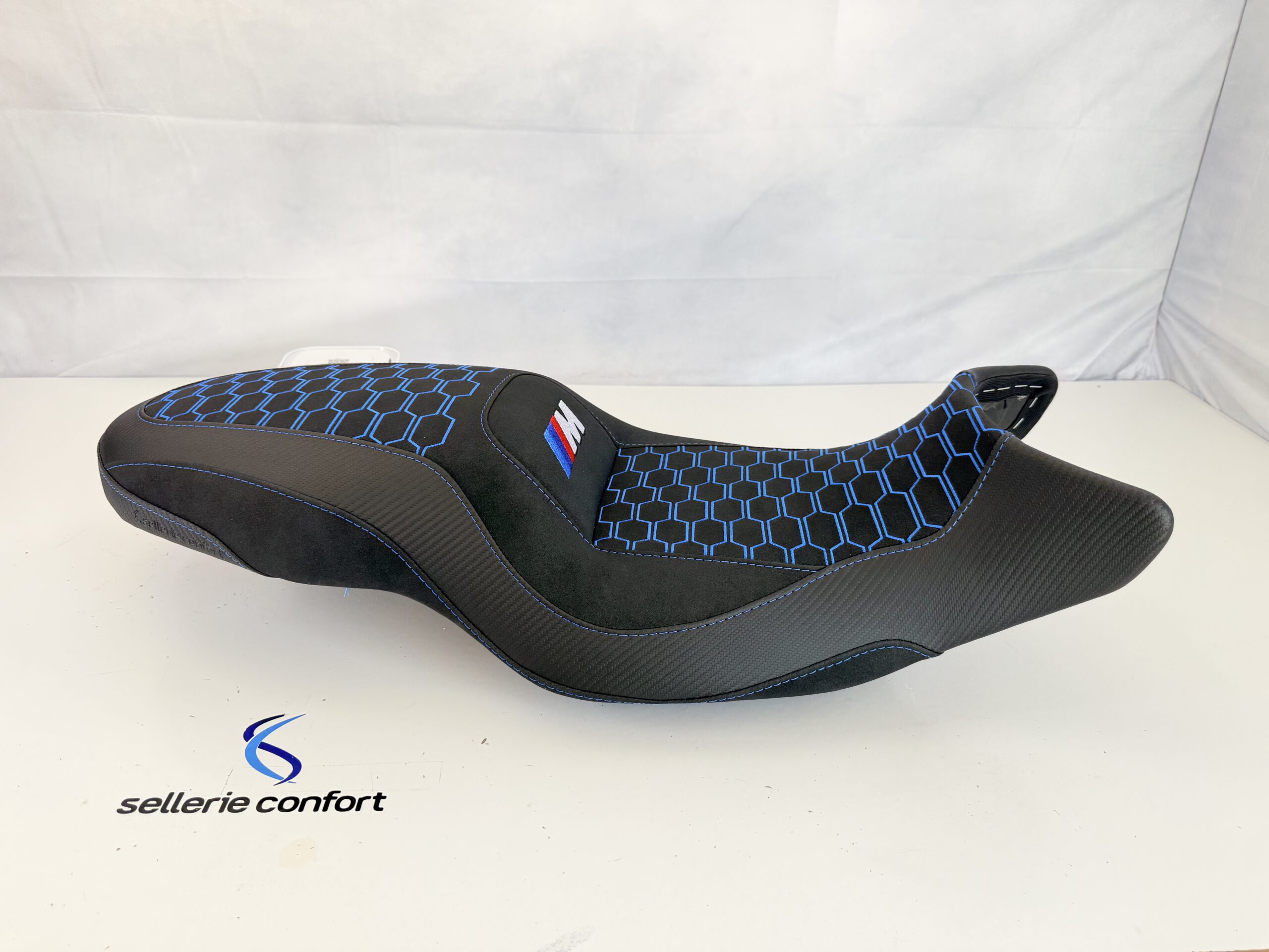 Selle confort BMW F 900 XR ou R nid d'abeilles REF:3025